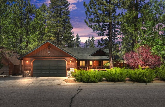 Teakwood · 3-BR SPA, fire pit, Quiet, AC, centrally located