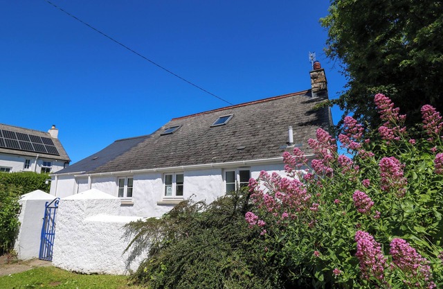 TEGFAN, pet friendly, country holiday cottage in Dinas Cross