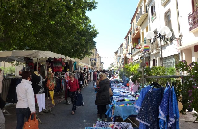 Ten minutes from the beach, in the historic center of a Catalan village