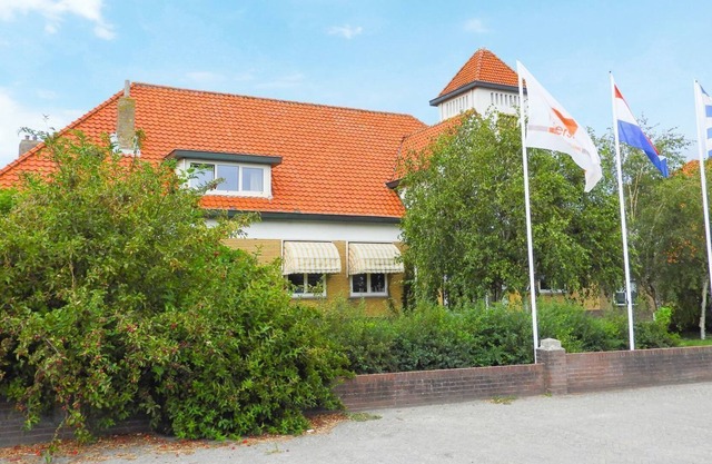 Ten-person luxury holiday home in Groede, 2 km from the North Sea