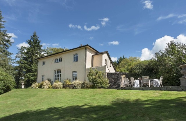 TENT LODGE, pet friendly, character holiday cottage in Coniston