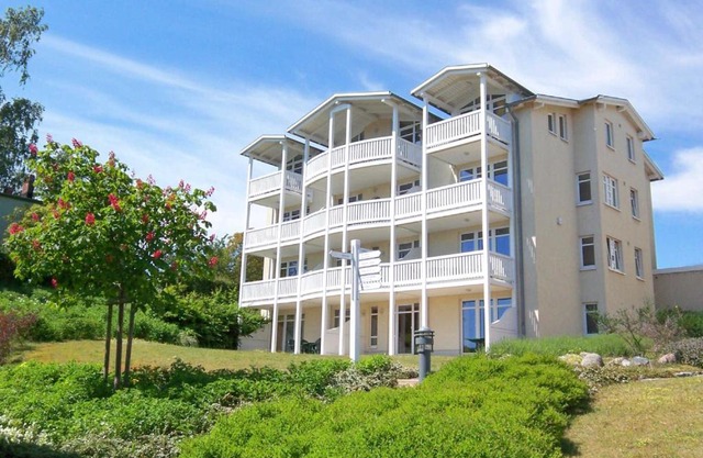 Terrasse, gratis Nutzung vom AHOI Erlebnisbad und Sauna in Sellin - Meeresblick FeWo 31