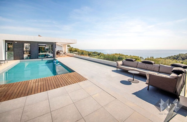 TH111 Luxury Villa Sunset