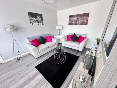 That's Amore House 3 bedroom house with parking walking distance to Sandbach town