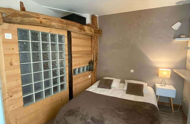 The 2 Alpes/Venosc, 10 pers. NEW with steam room, sauna, jacuzzi.