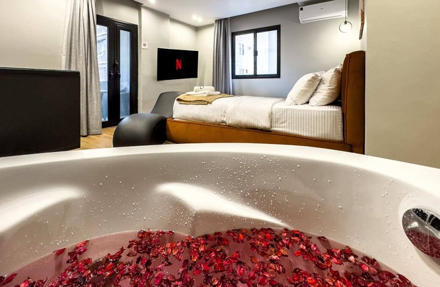 The 2bdr Obsidian Jacuzzi Stay 5min to CAI Airport