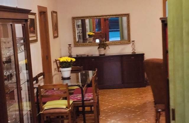 The Almazán. Quiet house with interior courtyard, close to the center and routes.