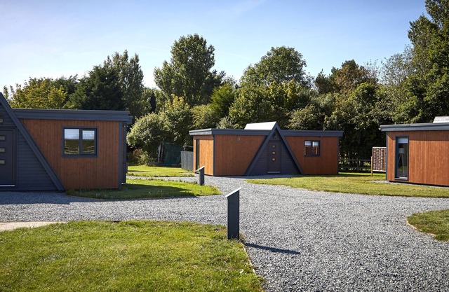 THE ASHRAM, pet friendly, character holiday cottage in Burton Pidsea