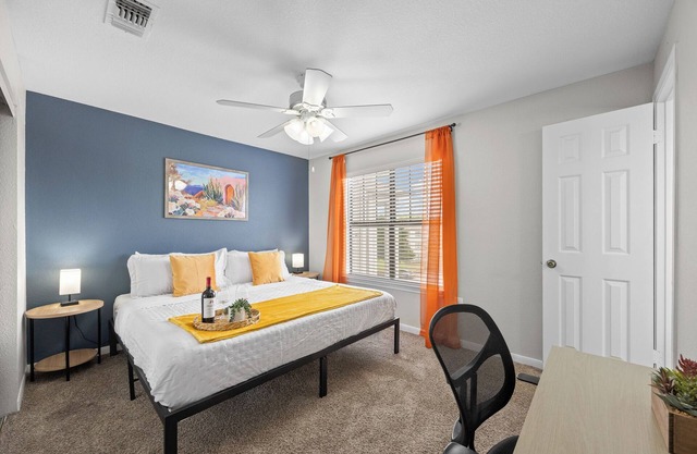The Avocado: Pool, Gym, Sleeps 12 - Near ACL, Downtown Austin & Barton Springs