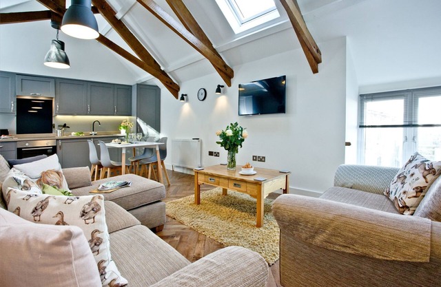 The Barn, 22 At The Beach - a house that sleeps 4 guests in 2 bedrooms