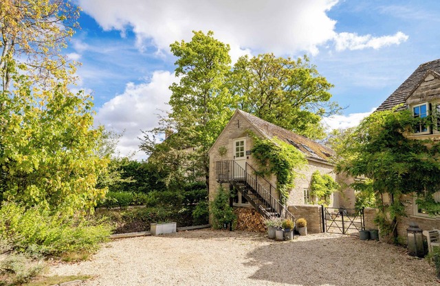 The Barn | Romantic Cotswolds Stay for Two