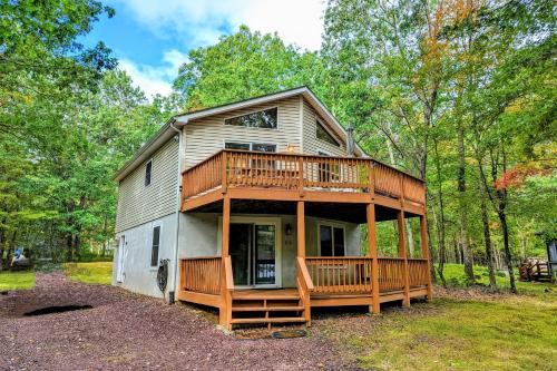 The Bear Foot Lodge by AvantStay Game Room Deck BeachLake Access