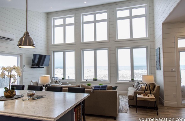 The Belvedere - Luxury oceanfront, Media Room, Cousin's Shore Beach, AC