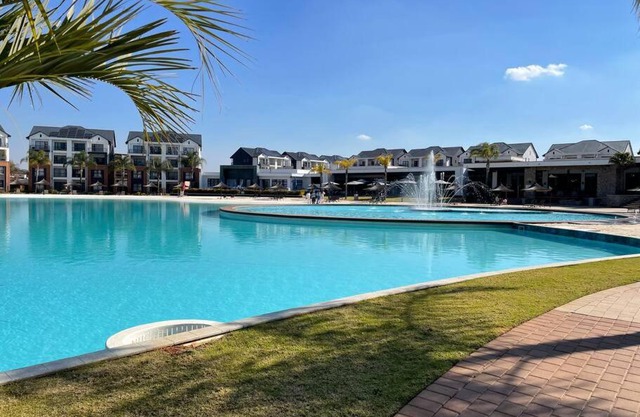The Blyde Crystal Lagoon Luxury Apartment