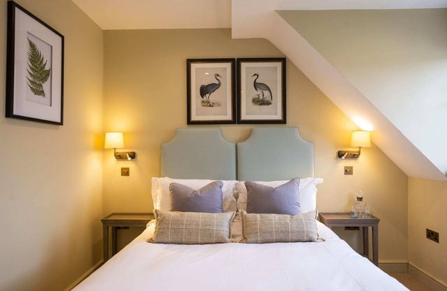 The Bottle & Glass Inn - Barn View - Room 2
