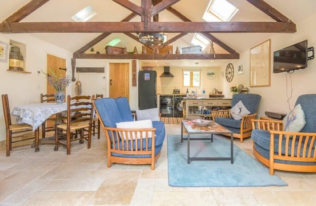 THE BYRE AT WARKWORTH, pet friendly, with open fire in Warkworth