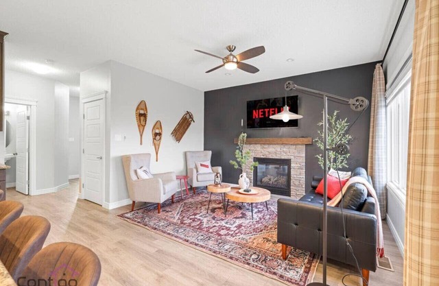 The Canadiana | Games Room | Sleeps 11 | King Bed