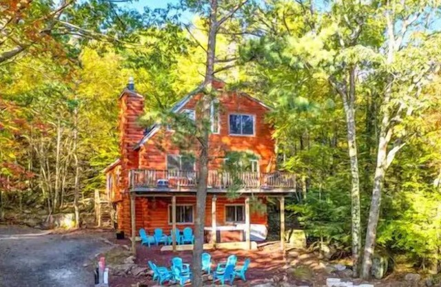 The Challenge House-mega games-hottub-beach-lake-The ultimate Poconos game house