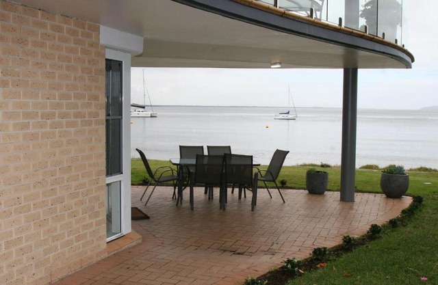 The Clippers 1 fabulous waterfront unit