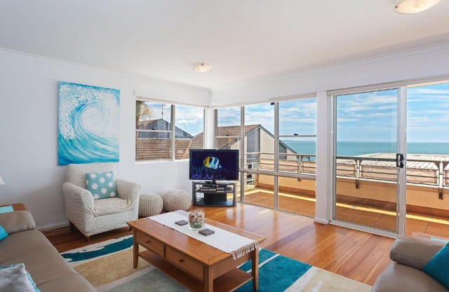 The Clippers 3 fabulous waterfront unit