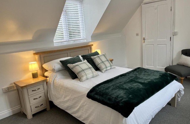 The Coach House - with hot tub