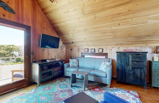 The Coal Shack: Dog-Friendly Harborfront Studio in Downtown Boothbay