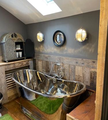 The Cocktail Lounge at Cheshire Boutique Bathhouse
