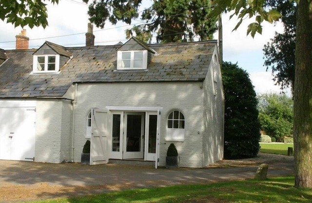 THE COMEDY, family friendly, character holiday cottage in Malmesbury