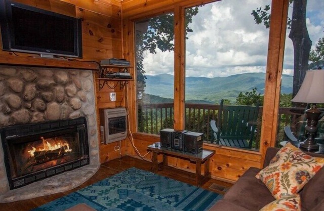 The Coyote Bluff Cabin