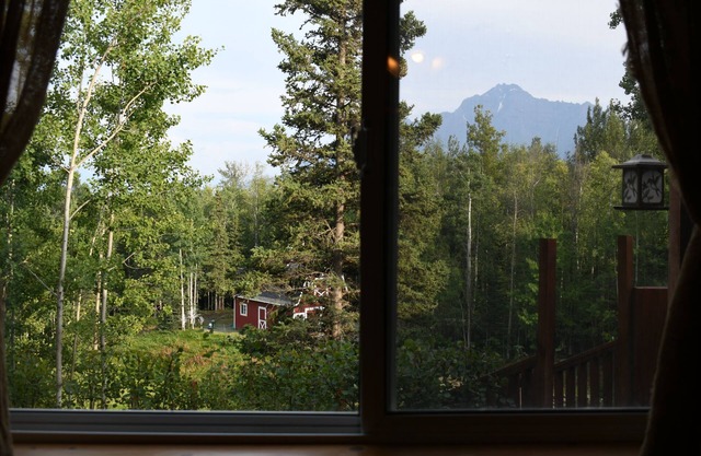 The Cozy Cabin - 2301 S Colleen St, Palmer, Alaska