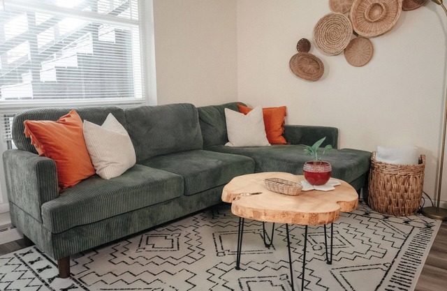 The Cozy Suite - Walking Distance to Downtown Harrisonburg and JMU