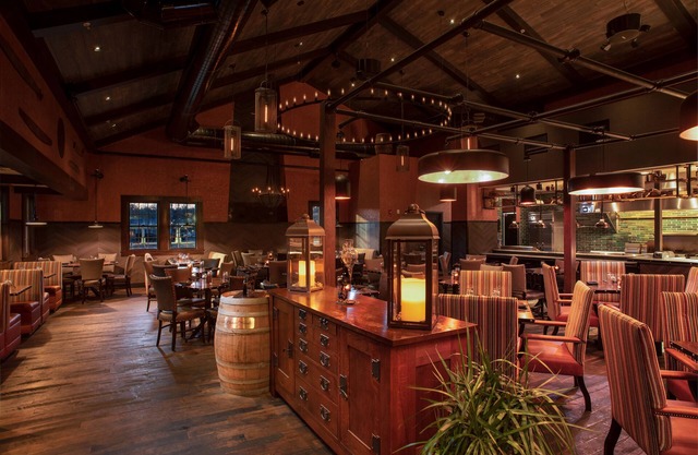 The Craftsman Inn & Suites