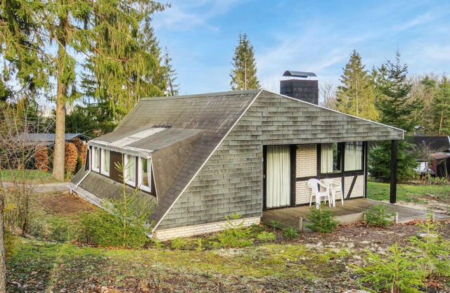 The detached vacation home with garden and spacious terrace is located in the forest holiday park in