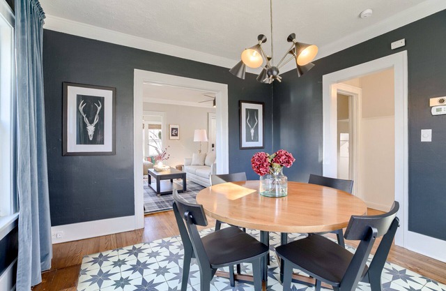 The Draper Inn - Updated Historic Home with a Vibe