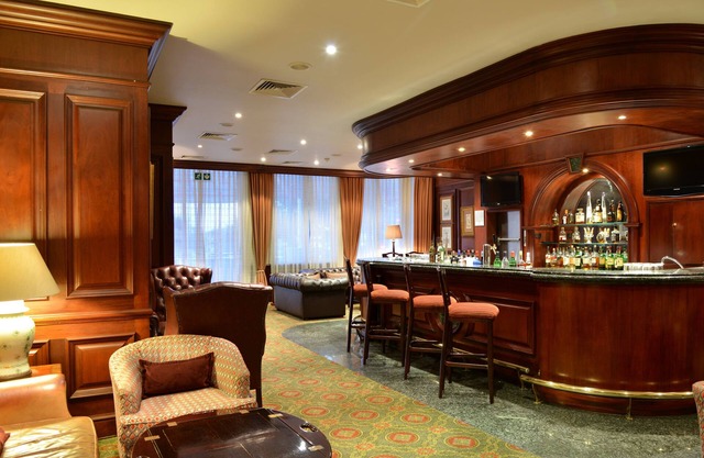 The Edward Hotel