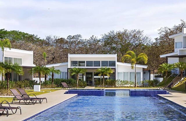 The Enclave Avellanas - Villa B5