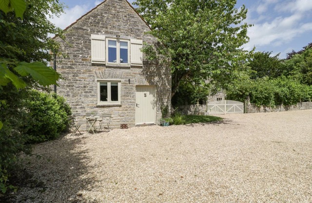 THE END, romantic, character holiday cottage in Langport