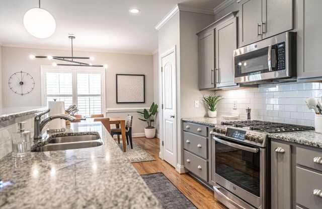 The Fairway on Crest: Luxurious Home Away from Home