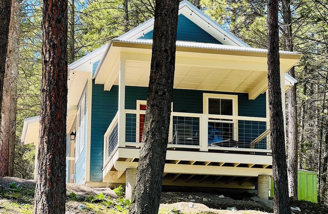 The Flathead at Elk Ridge Village cabin 201B with views of Flathead Lake