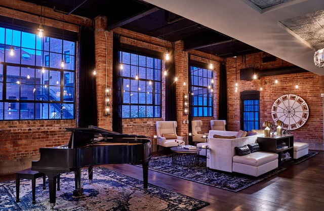The Foundry Hotel Asheville, Curio Collection by Hilton