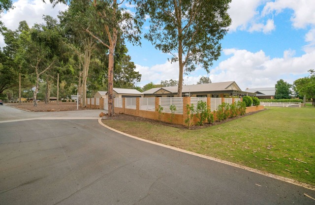 The Gatehouse at Glenbaile Estate - luxury living in the Swan Valley