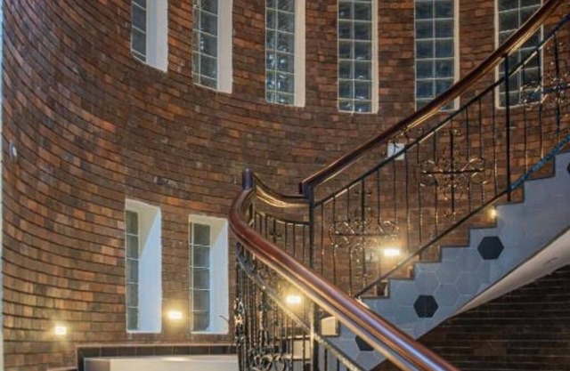 The Georges' Residence : Superior King Roomn