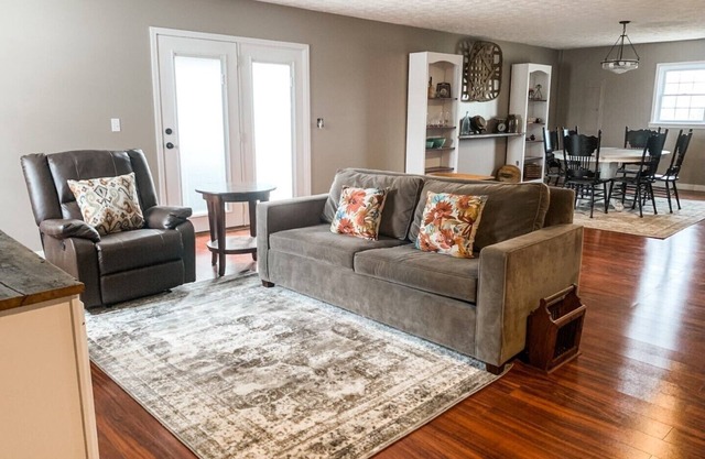The Grand Escape - Central Kentucky Green River Vacation Stay