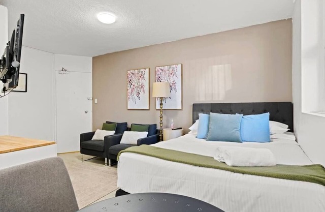 The Great Escape, Paddington apartment