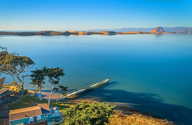 The GREEN COTTAGE on Morro Bay—A Fabulously Romantic Waterfront Get-Away for Two