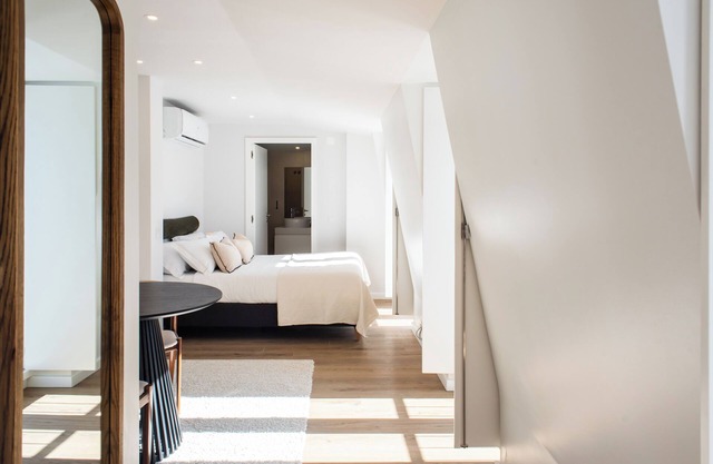 The Haus - Santa Barbara I