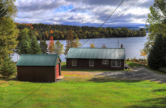 The Haven on Hunter Cove - Charming and comfortable log home on Rangeley Lake