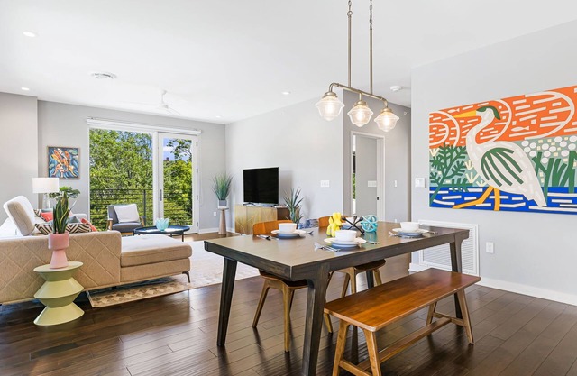 The Heron - Charming 2-bedroom condo in Asheville with elevator and roof deck