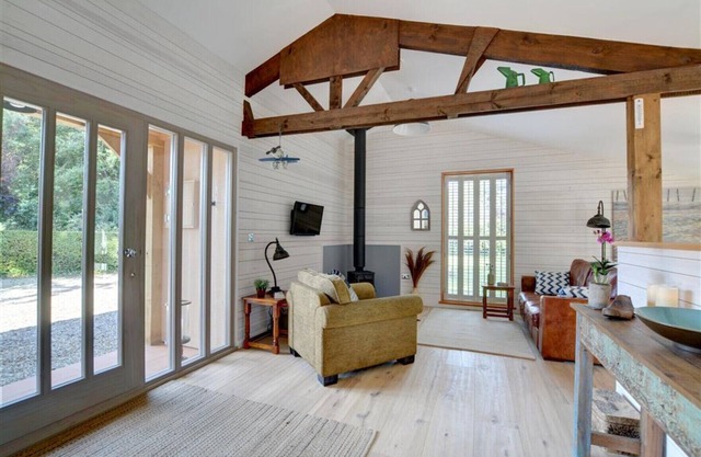 The Hideaway - One Bedroom House, Sleeps 2