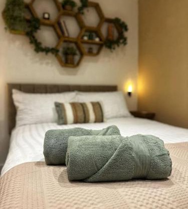 The Hive - Cosy Studio in Wells City Centre